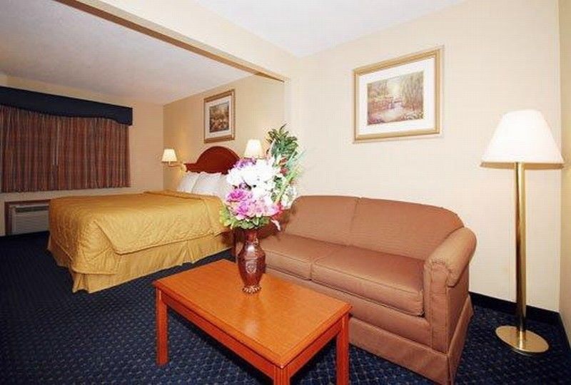 Quality Inn & Suites Lincoln Near I-55 Eksteriør bilde