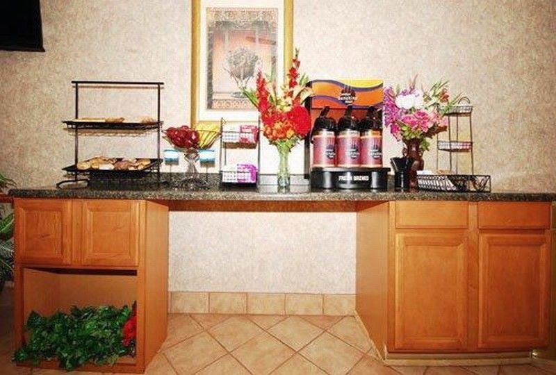 Quality Inn & Suites Lincoln Near I-55 Eksteriør bilde