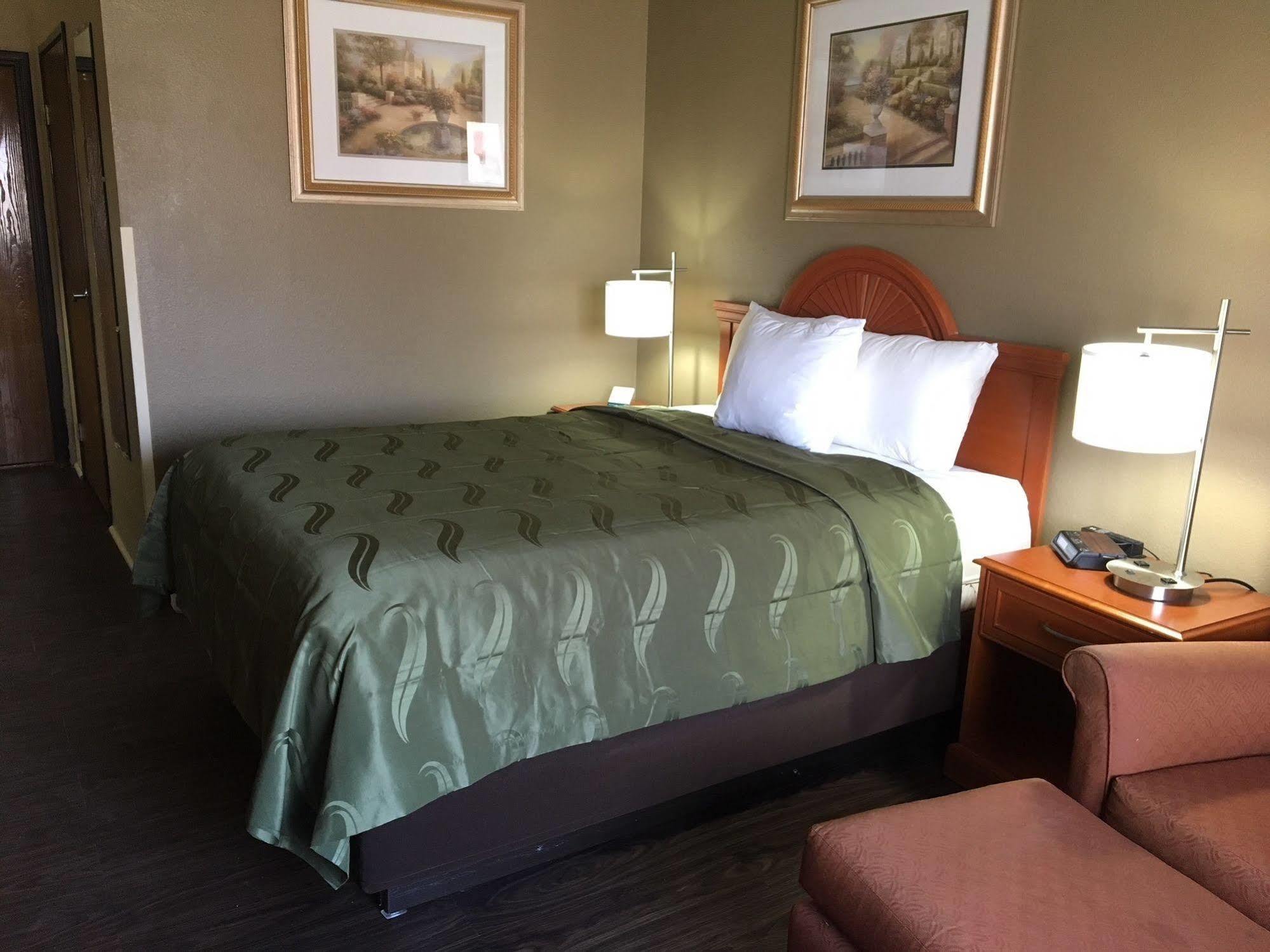 Quality Inn & Suites Lincoln Near I-55 Eksteriør bilde